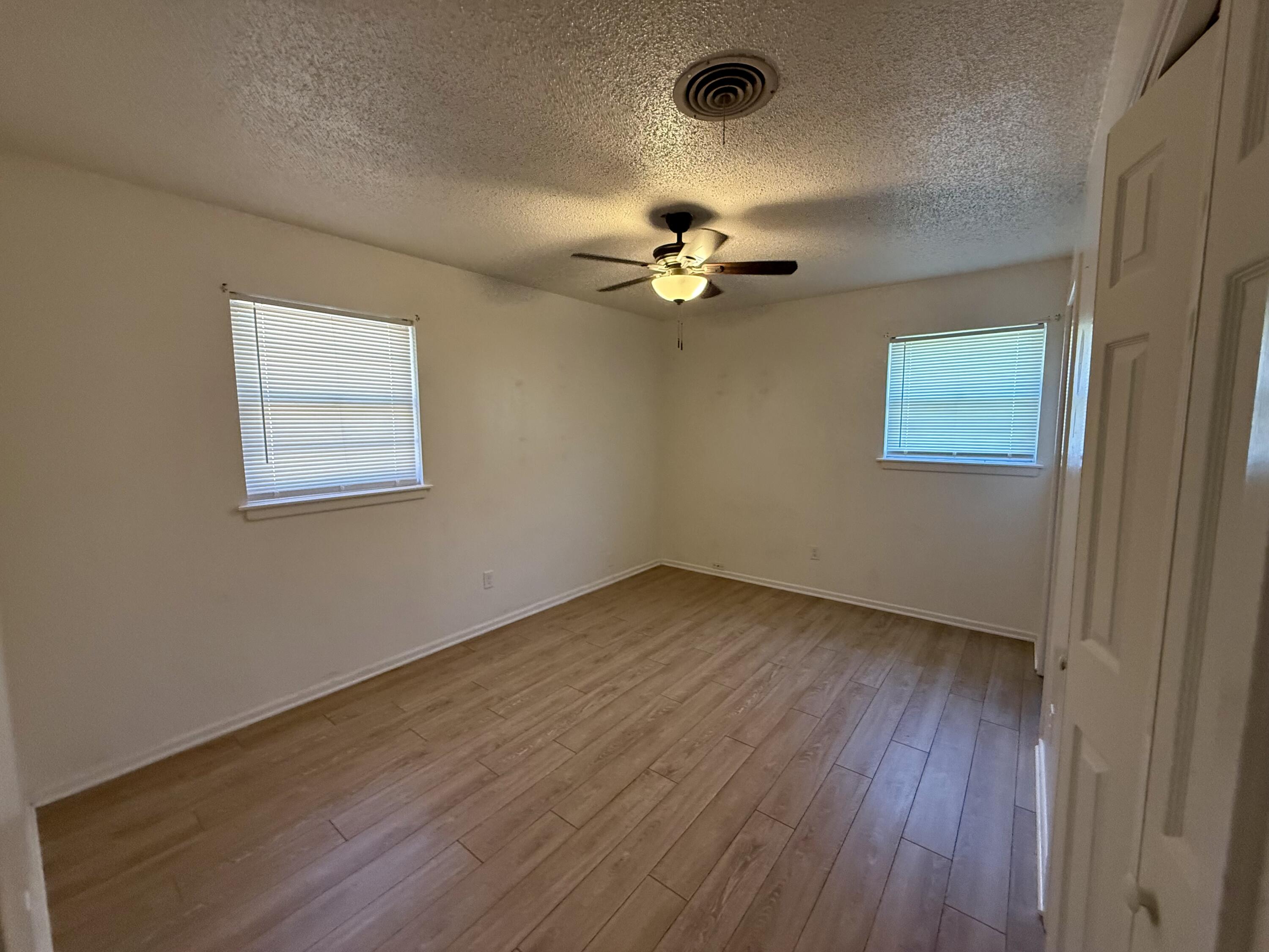5425 46th Street Lubbock, TX 79414 - Photo 8 of 19 IMG_8019