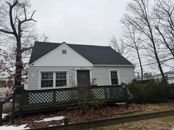 $499,000 | 69 Saxon Avenue, Bay Shore, NY 11706