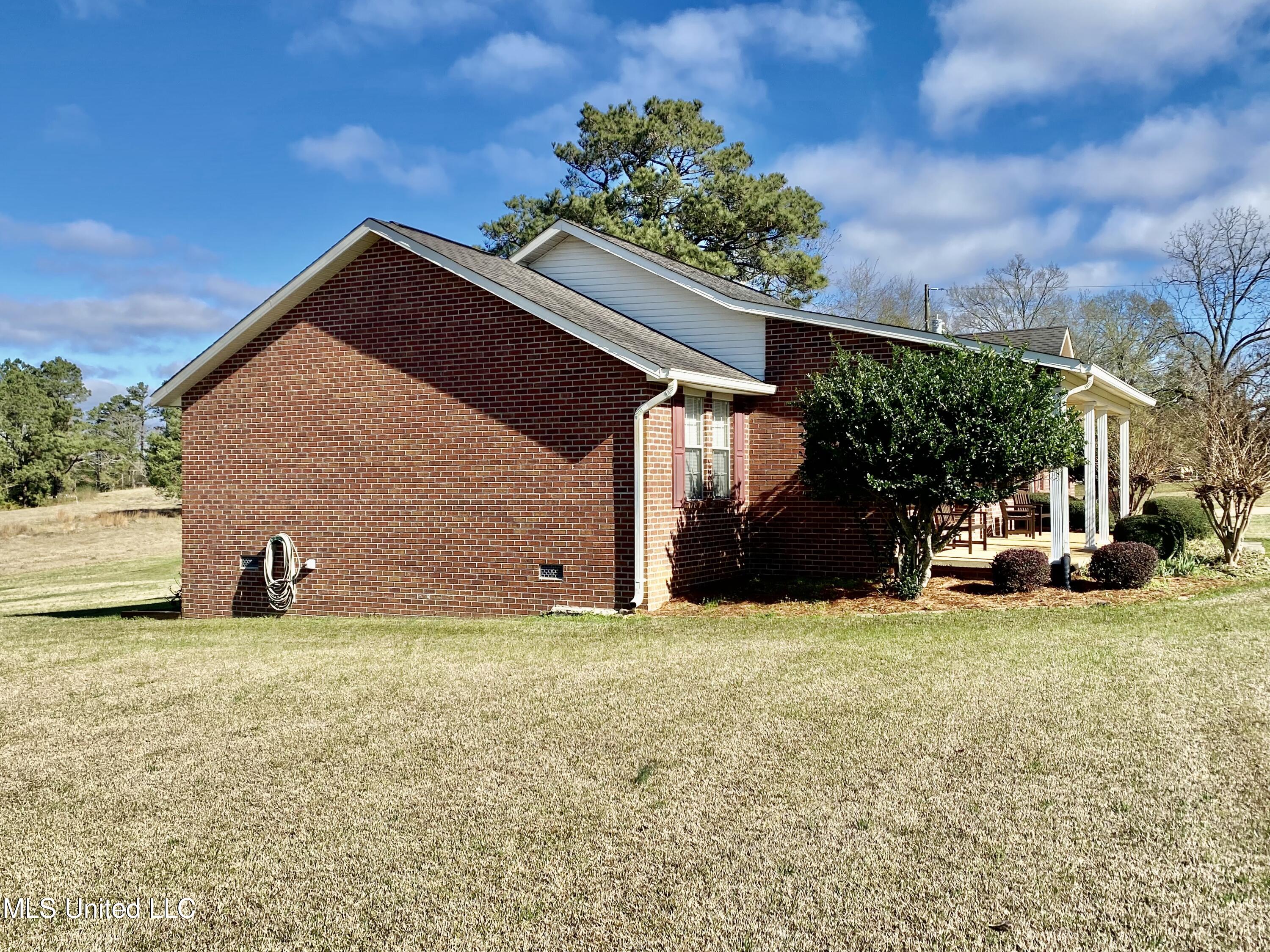 2168 Earl Knight Road Crystal Springs, MS 39059 - Photo 3 of 49 A79579DF-0E78-4F75-9F96-FB0617831193