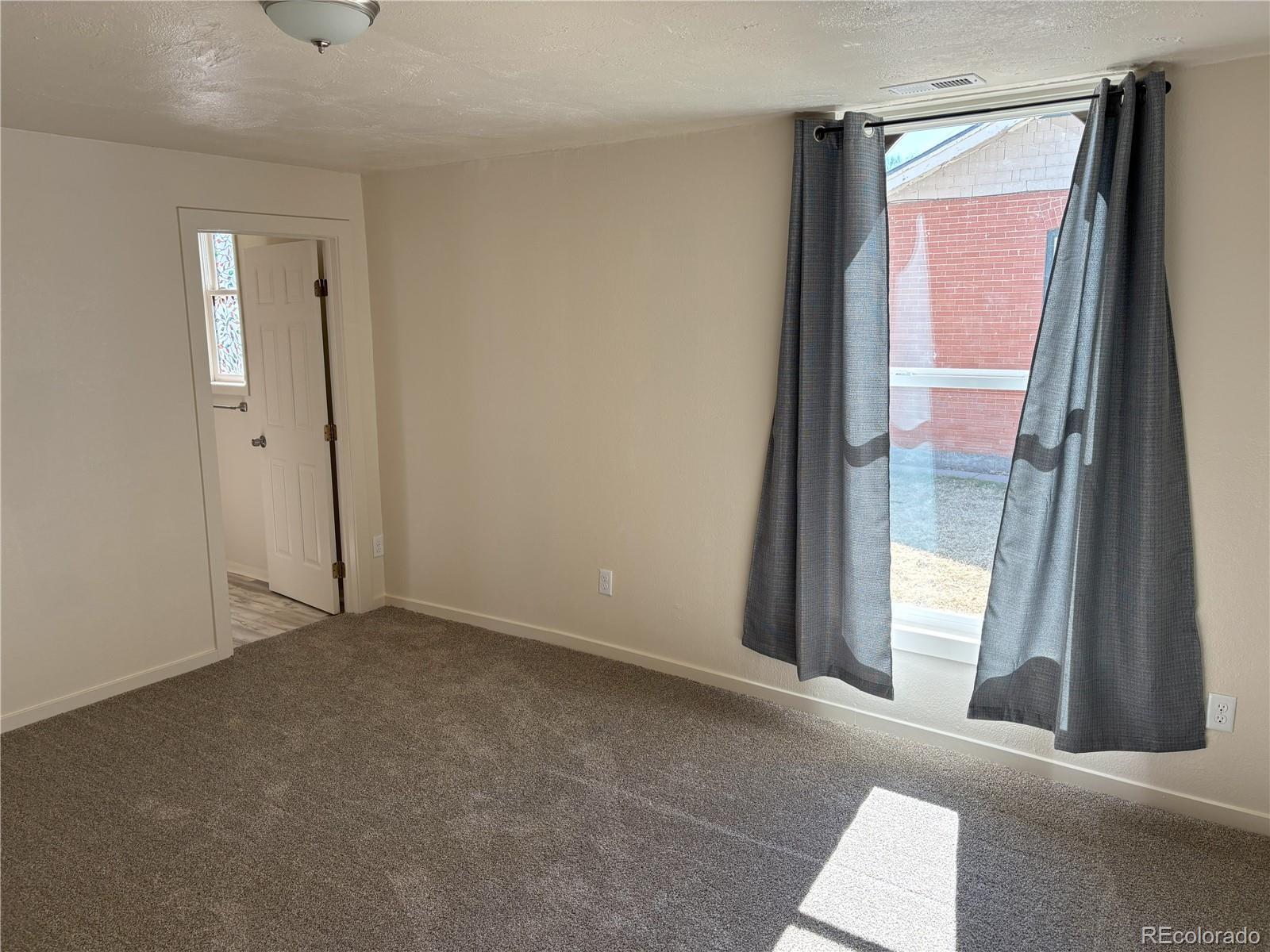 805 Raton Avenue La Junta, CO 81050 - Photo 3 of 26