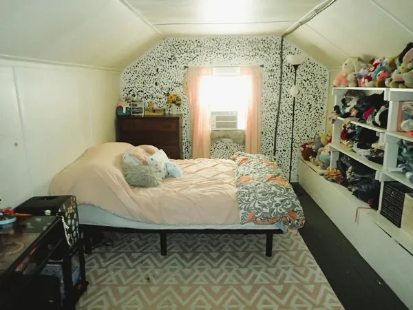 $180,000 | 120 South Poplar Street, Rising Sun, IN 47040