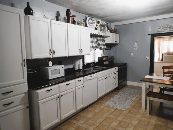 $180,000 | 120 South Poplar Street, Rising Sun, IN 47040