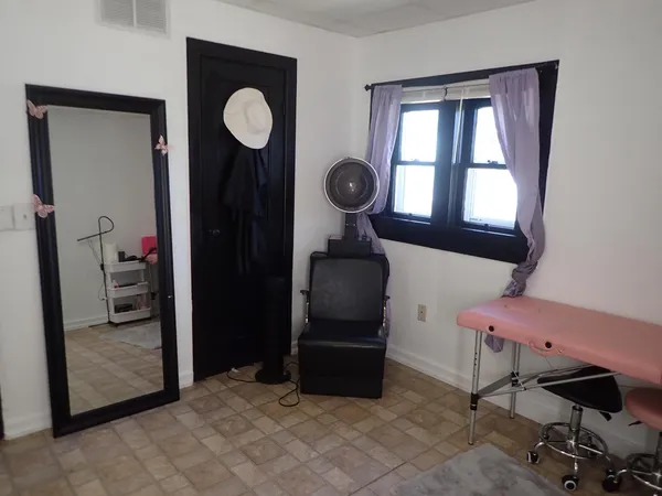 $180,000 | 120 South Poplar Street, Rising Sun, IN 47040
