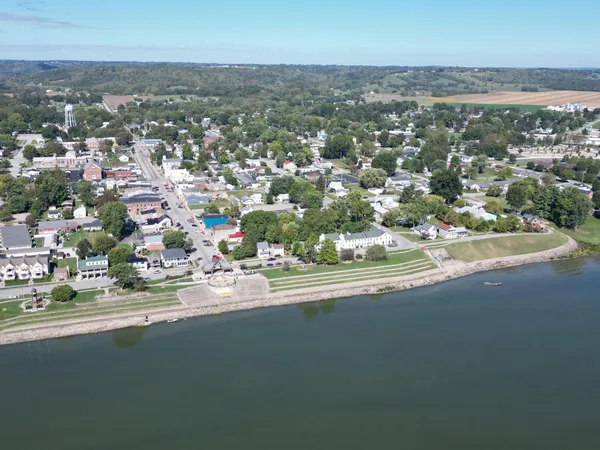 $180,000 | 120 South Poplar Street, Rising Sun, IN 47040