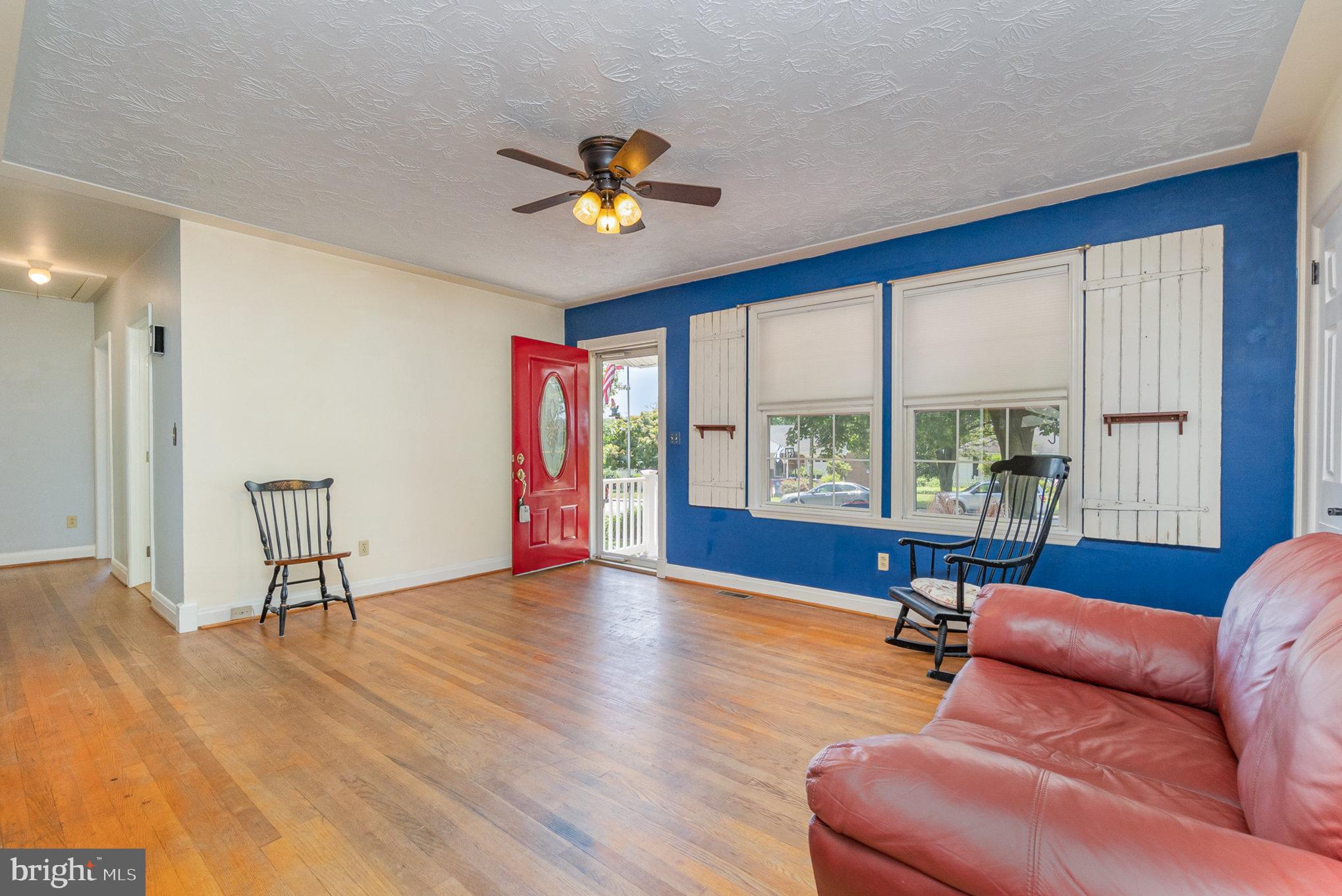 117 Reynolds Avenue Rising Sun, MD 21911 - Photo 5 of 22 Living Room