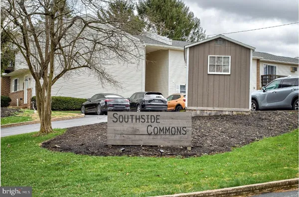 a view of outdoor space yard and patio