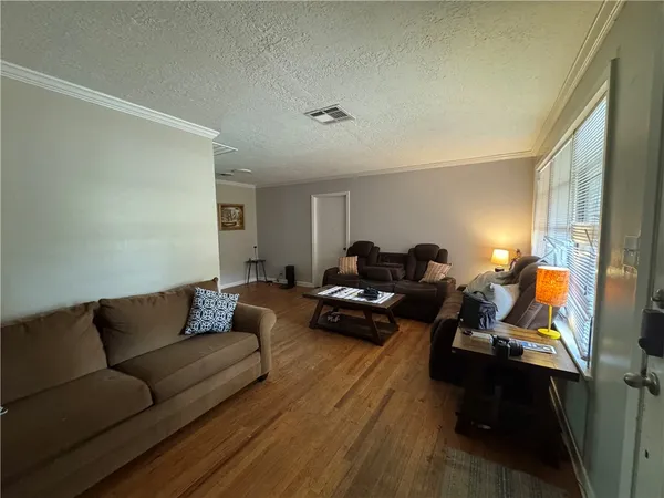 $330,000 | 208 Helena Street, Bryan, TX 77801