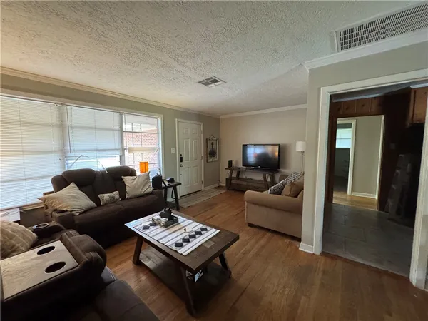 $330,000 | 208 Helena Street, Bryan, TX 77801