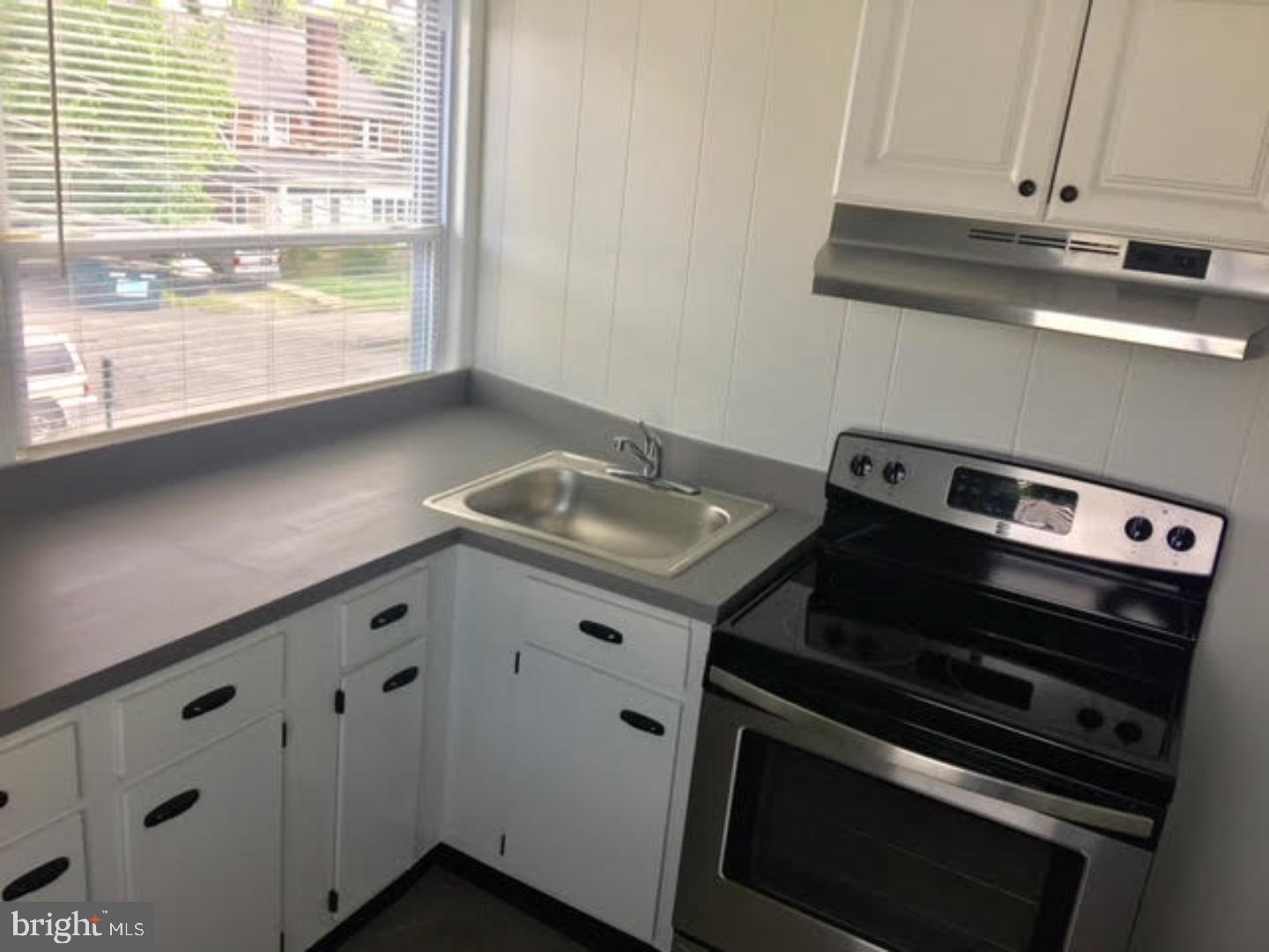 3448 Garrett Road, Unit B Drexel Hill, PA 19026 - Photo 10 of 16 Kitchen