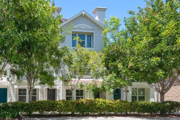 $900,000 | 750 Harbor Cliff Way, Unit 105, Oceanside, CA 92054