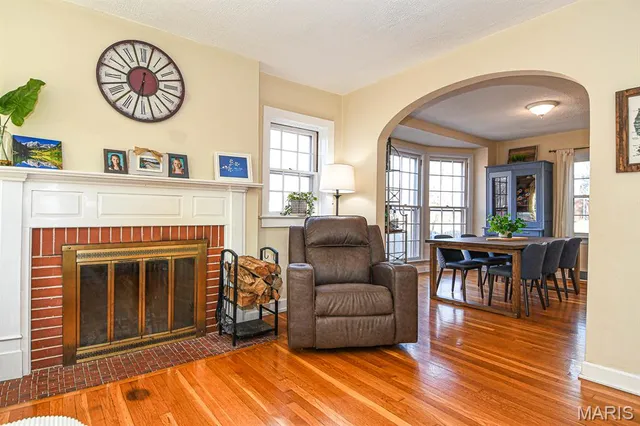 $439,900 | 1412 Gardenia Drive, St. Louis, MO 63119