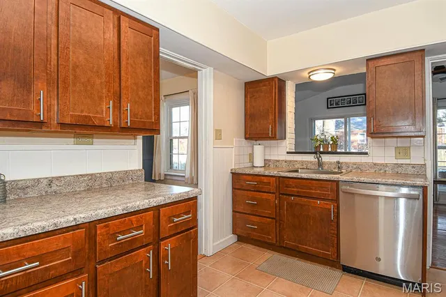 $439,900 | 1412 Gardenia Drive, St. Louis, MO 63119