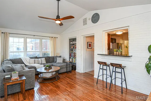 $439,900 | 1412 Gardenia Drive, St. Louis, MO 63119