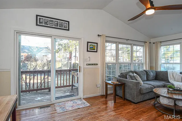 $439,900 | 1412 Gardenia Drive, St. Louis, MO 63119