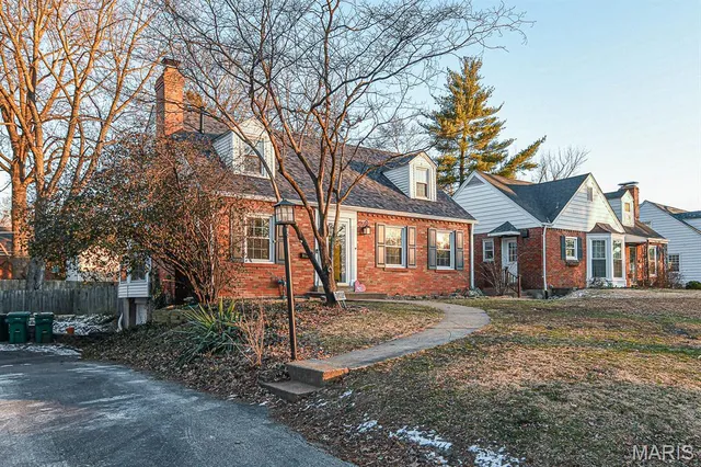 $439,900 | 1412 Gardenia Drive, St. Louis, MO 63119