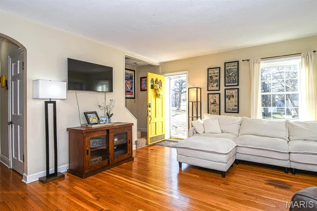 $439,900 | 1412 Gardenia Drive, St. Louis, MO 63119