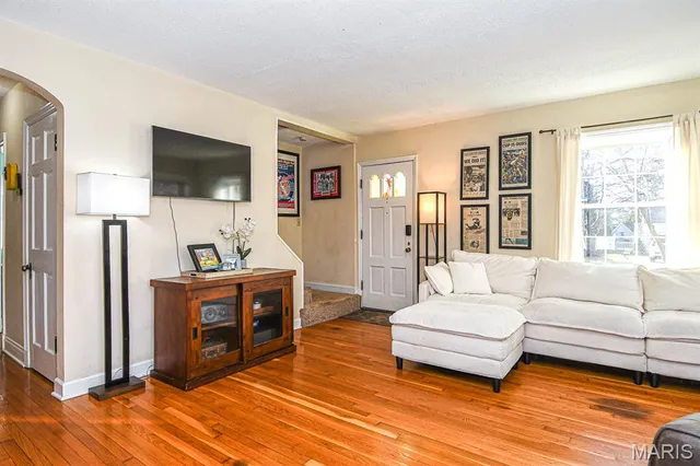 $439,900 | 1412 Gardenia Drive, St. Louis, MO 63119