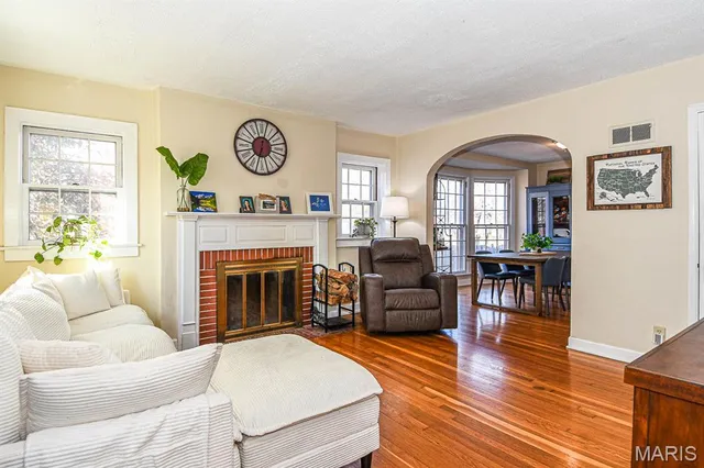 $439,900 | 1412 Gardenia Drive, St. Louis, MO 63119