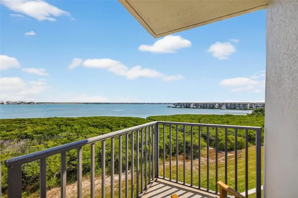 $3,950 | 1501 Gulf Boulevard, Unit 205, Clearwater Beach, FL 33767