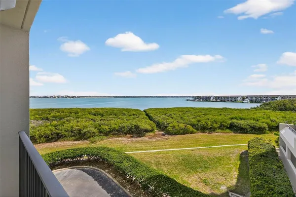 $3,950 | 1501 Gulf Boulevard, Unit 205, Clearwater Beach, FL 33767