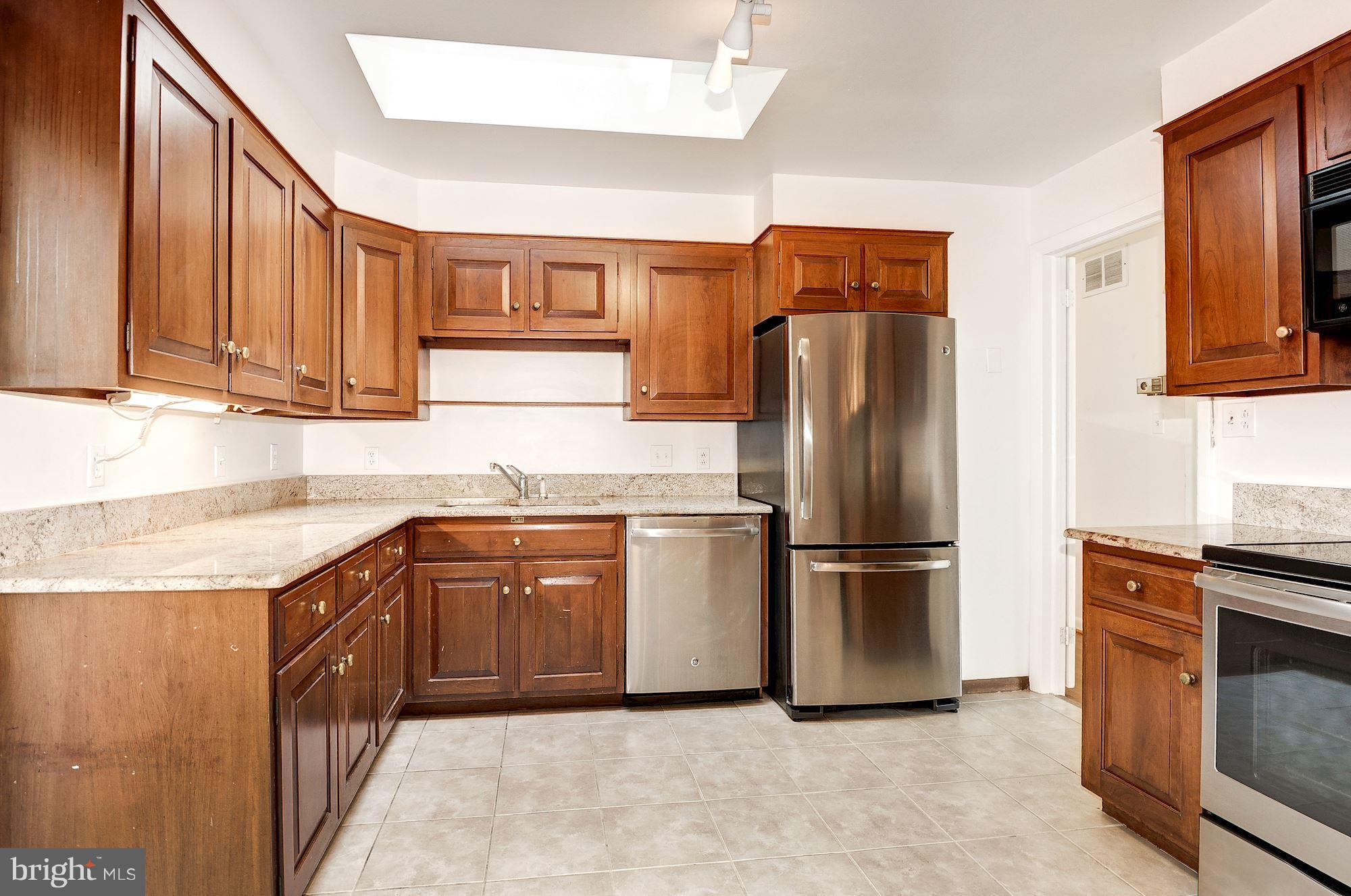 7017 Hector Road McLean, VA 22101 - Photo 12 of 28 Kitchen