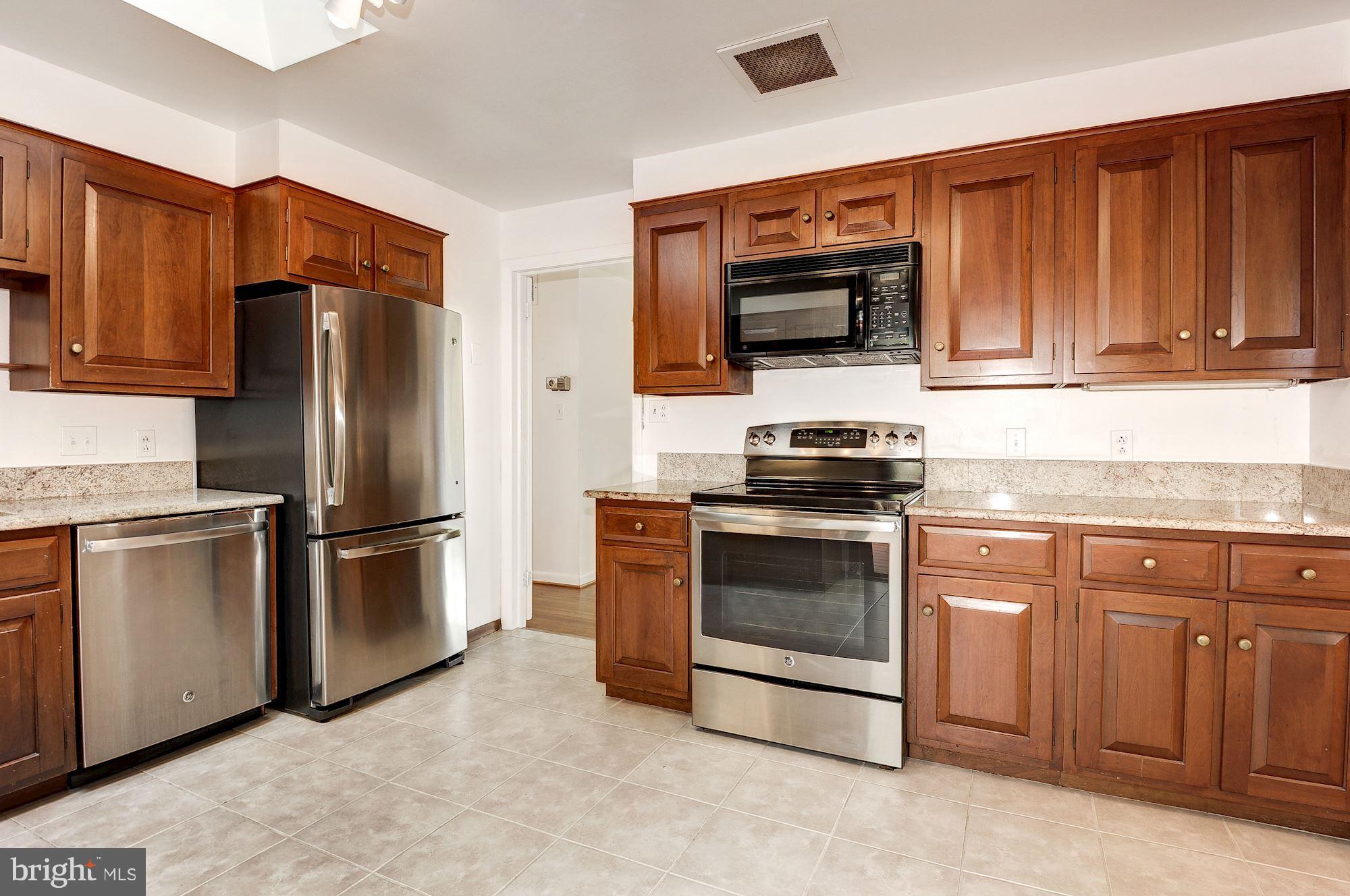 7017 Hector Road McLean, VA 22101 - Photo 13 of 28 Kitchen
