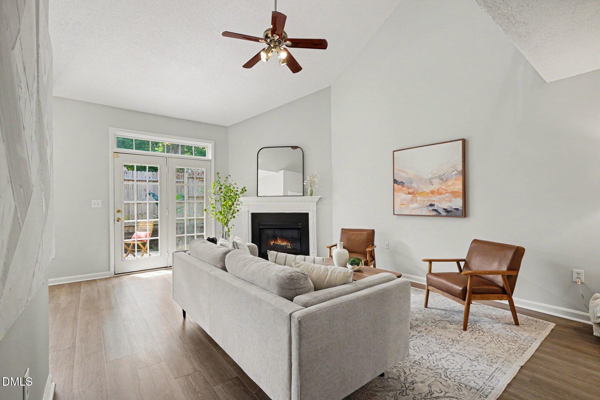 2821 Crestscene Trail Raleigh, NC 27603 - Photo 4 of 24 Living Room