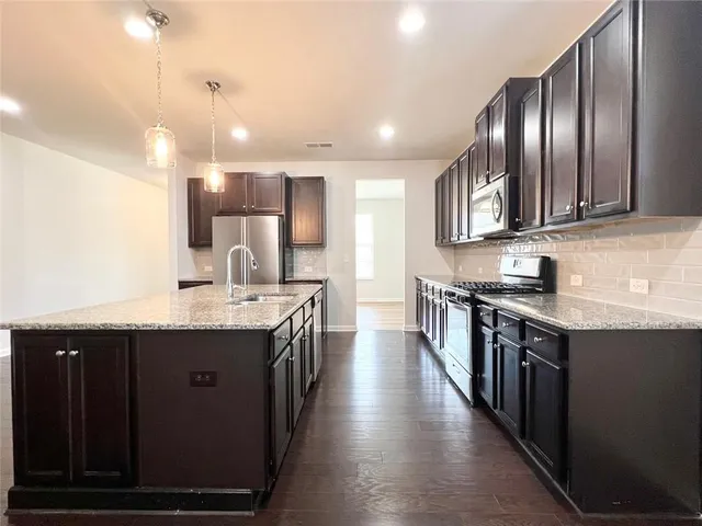 $2,400 | 370 Broadmoor Drive, Braselton, GA 30517