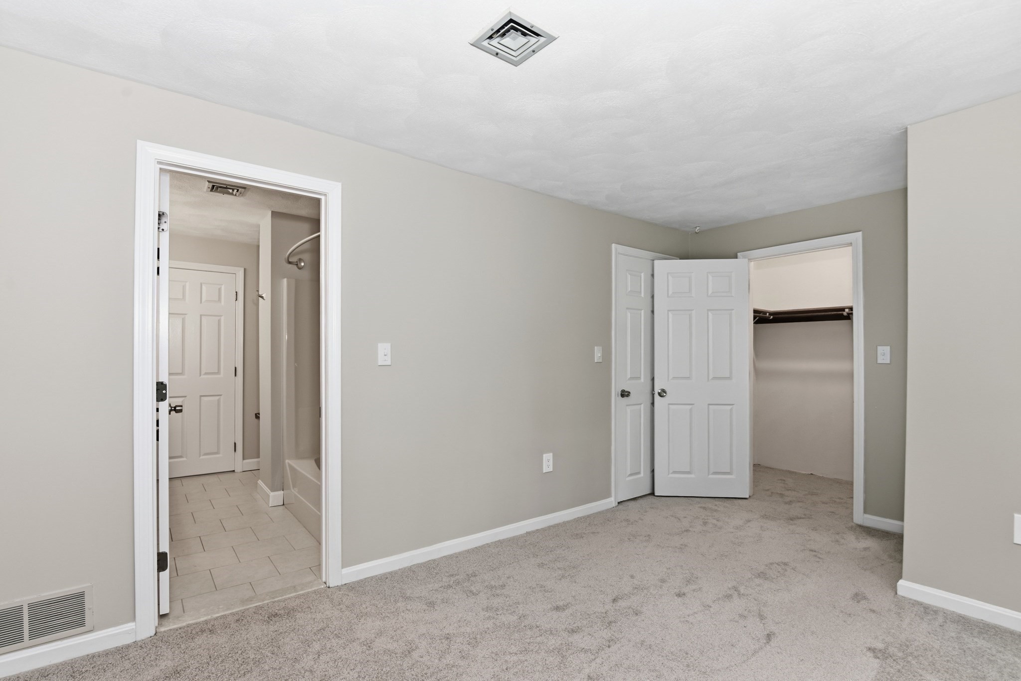 126 Patrick Road, Unit 126 Tewksbury, MA 01876 - Photo 23 of 40 Gallery Image 23