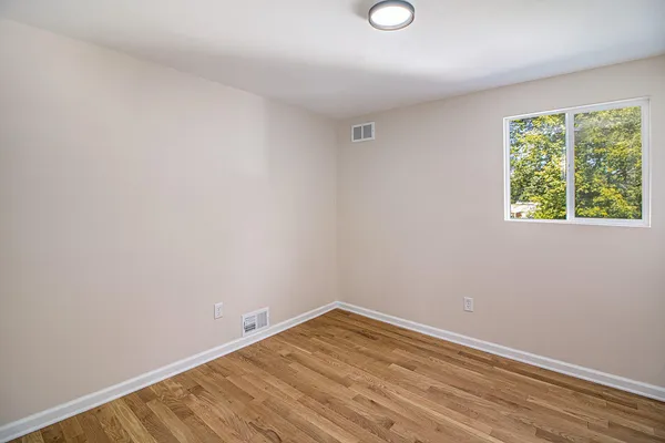 $184,900 | 20234 Champaign Street, Taylor, MI 48180