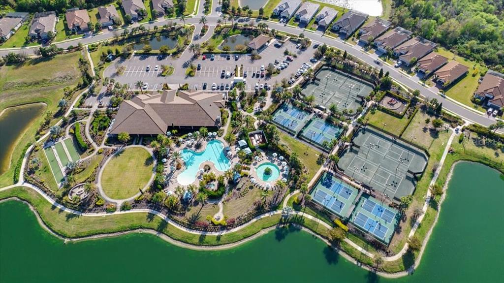 4760 Crestpoint Way Palmetto, FL 34221 - Photo 38 of 44 an aerial view of a swimming pool