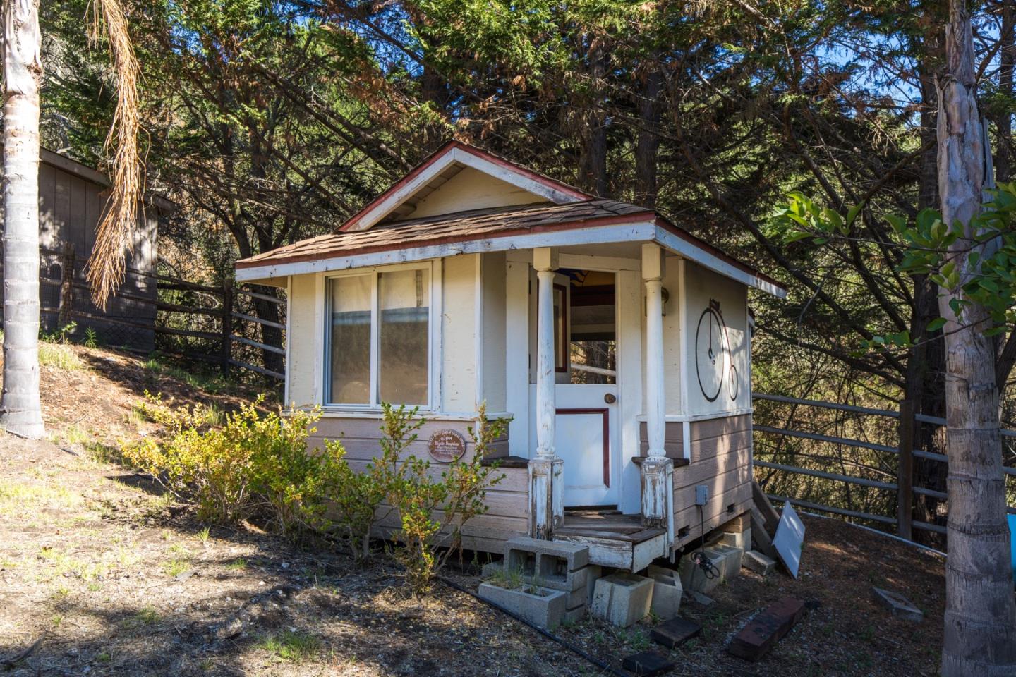 560 Hidden Valley Road Soquel, CA 95073 - Photo 59 of 59 a front view of a house with garden