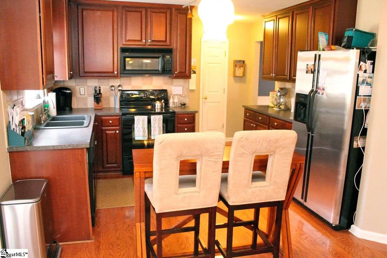 305 Ridgebrook Way Greenville, SC 29605 - Photo 6 of 29 Gallery Image 6