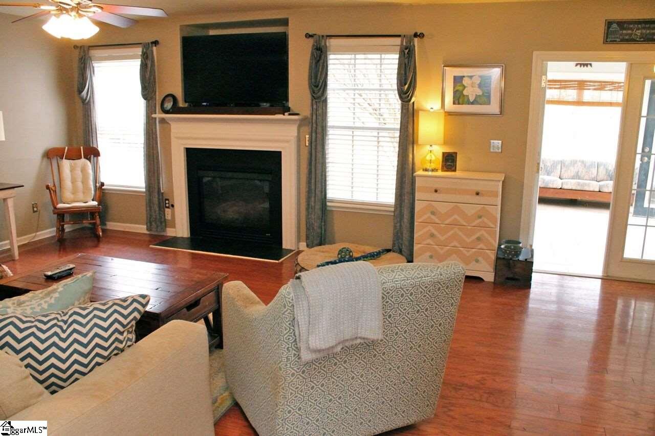 305 Ridgebrook Way Greenville, SC 29605 - Photo 8 of 29 Gallery Image 8