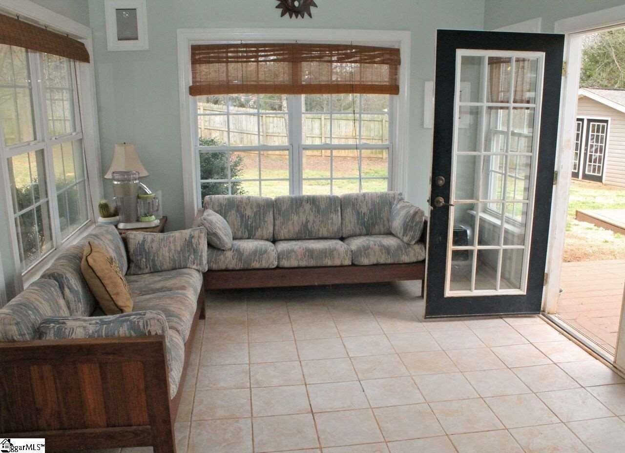 305 Ridgebrook Way Greenville, SC 29605 - Photo 10 of 29 Gallery Image 10