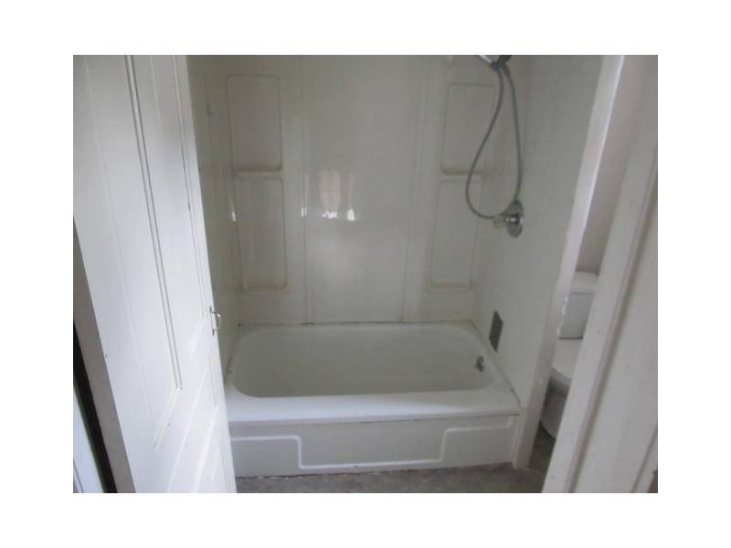 224 Armstrong Avenue Apollo, PA 15613 - Photo 9 of 14 Full Bath.