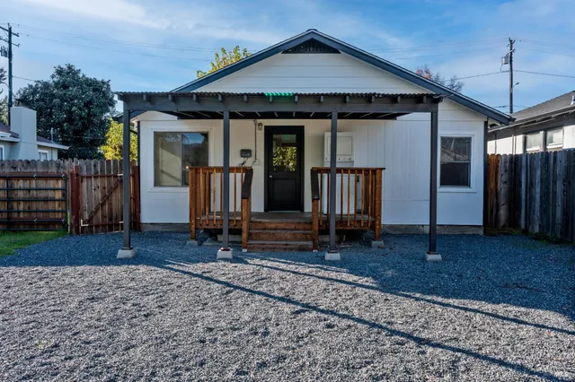 $415,000 | 6 Lorraine Street, Ukiah, CA 95482