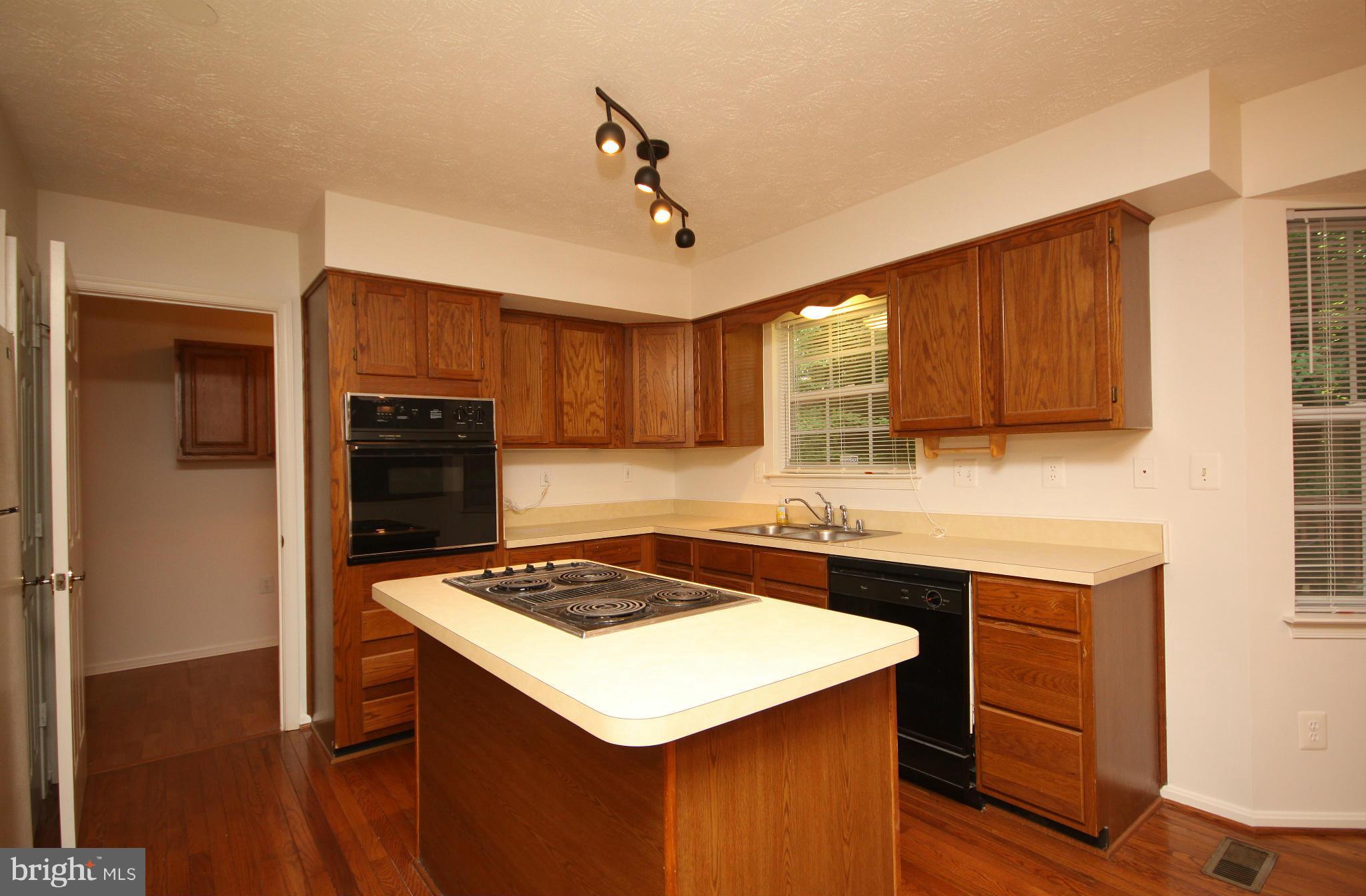 38 Little River Road Laurel, MD 20724 - Photo 7 of 30 Kitchen