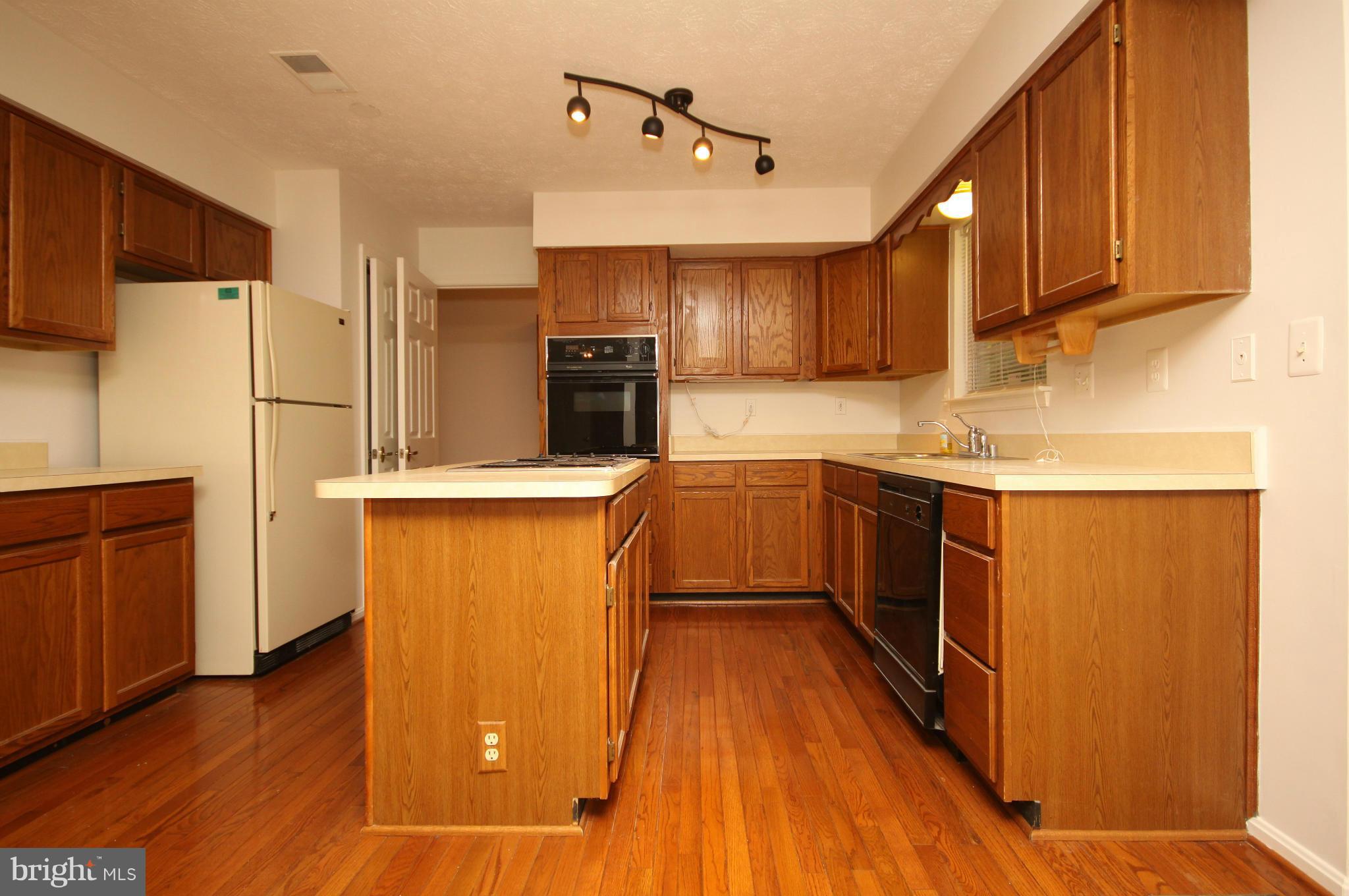38 Little River Road Laurel, MD 20724 - Photo 8 of 30 Kitchen