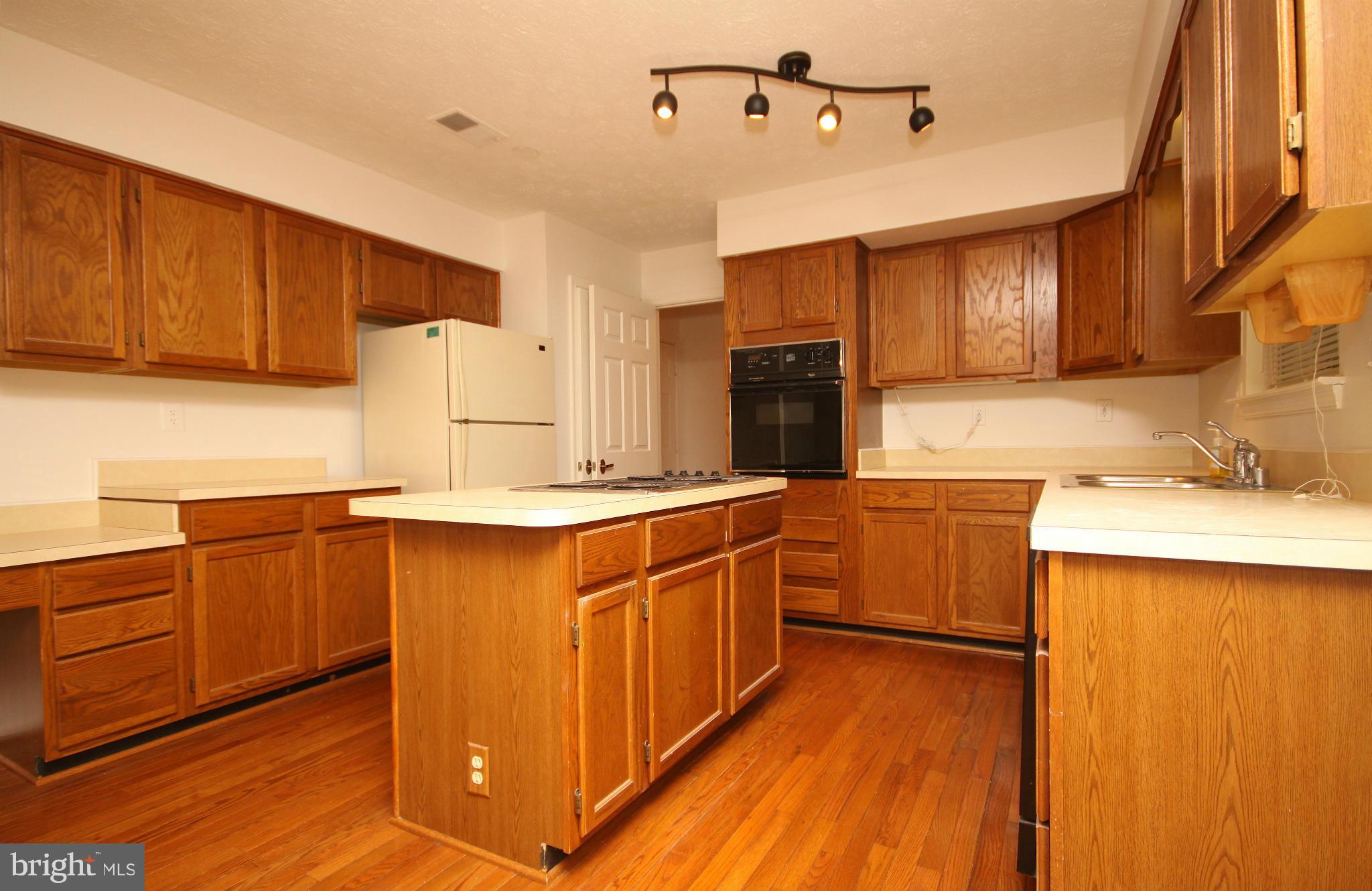 38 Little River Road Laurel, MD 20724 - Photo 9 of 30 Kitchen