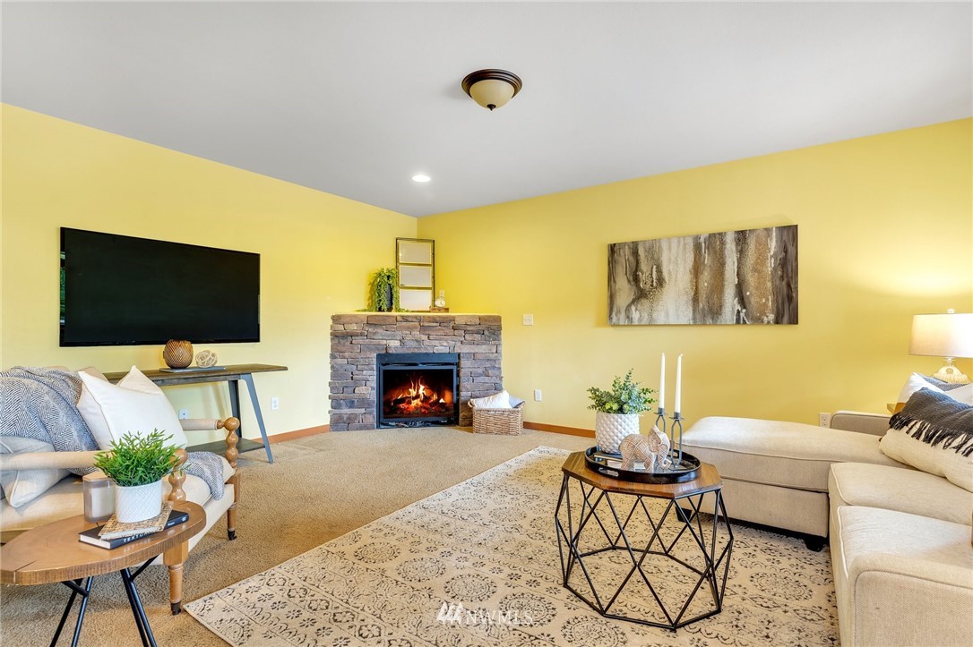 914 209th Street Southeast Bothell, WA 98021 - Photo 14 of 32