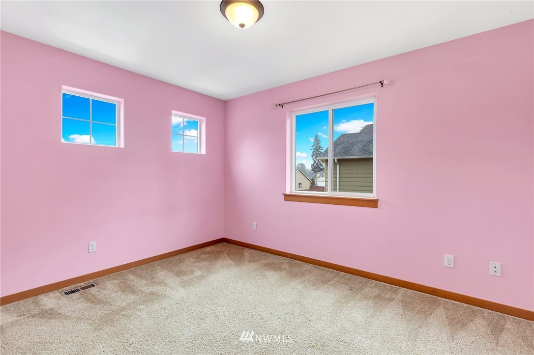914 209th Street Southeast Bothell, WA 98021 - Photo 24 of 32