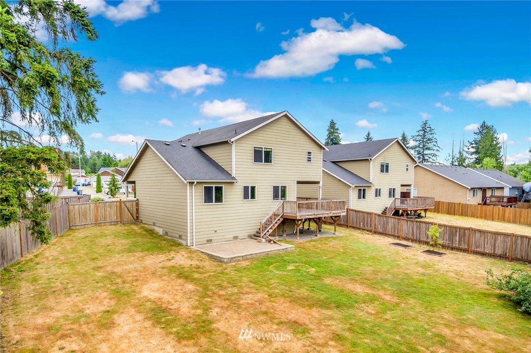 914 209th Street Southeast Bothell, WA 98021 - Photo 27 of 32