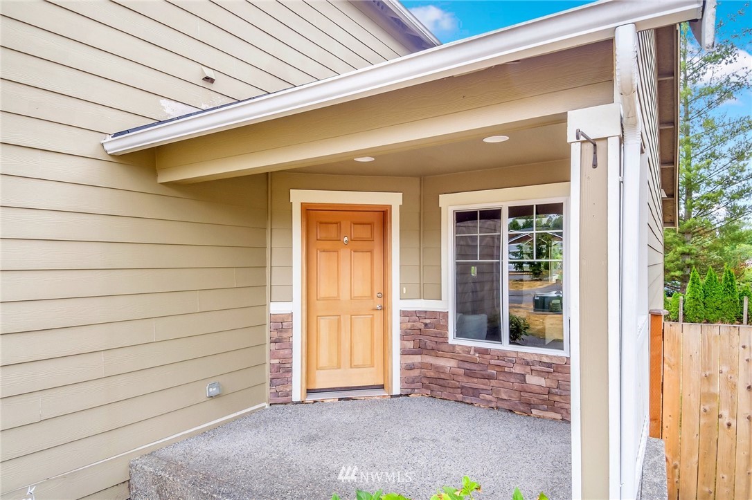 914 209th Street Southeast Bothell, WA 98021 - Photo 4 of 32