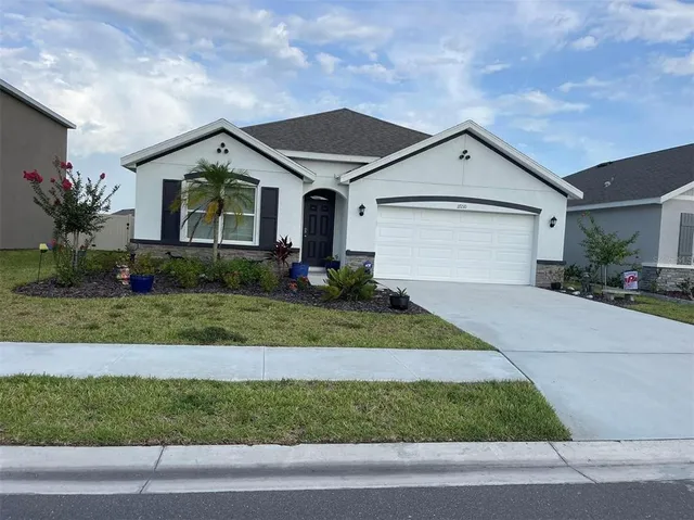 $2,600 | 17210 Reserva Drive, Bradenton, FL 34211
