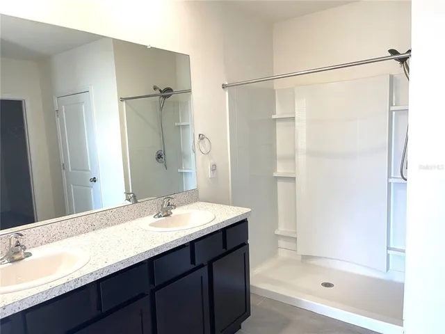 $2,600 | 17210 Reserva Drive, Bradenton, FL 34211