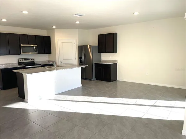 $2,600 | 17210 Reserva Drive, Bradenton, FL 34211