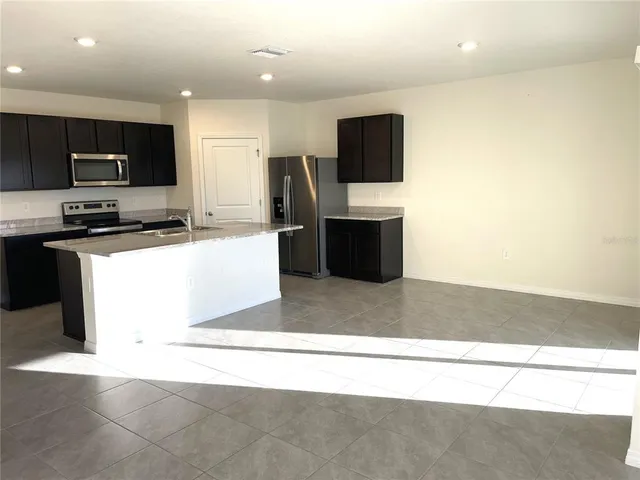 $2,600 | 17210 Reserva Drive, Bradenton, FL 34211