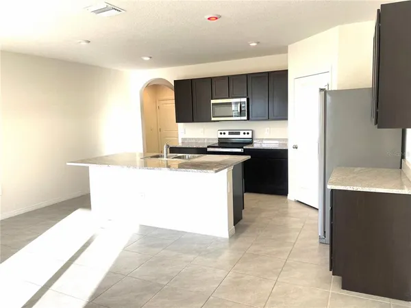 $2,600 | 17210 Reserva Drive, Bradenton, FL 34211