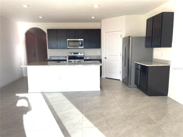 $2,600 | 17210 Reserva Drive, Bradenton, FL 34211